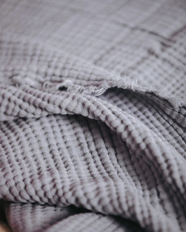 Lara Light Grey - Muslin Blanket - Queen - Image 5
